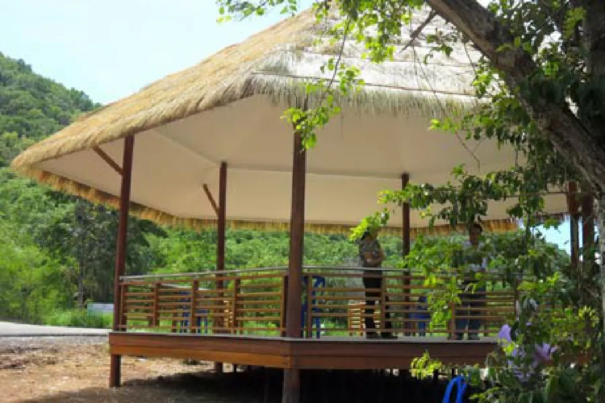ชาวราชบุรีแห่เยี่ยมชมพลับพลาหลังเลื่อนเสด็จ