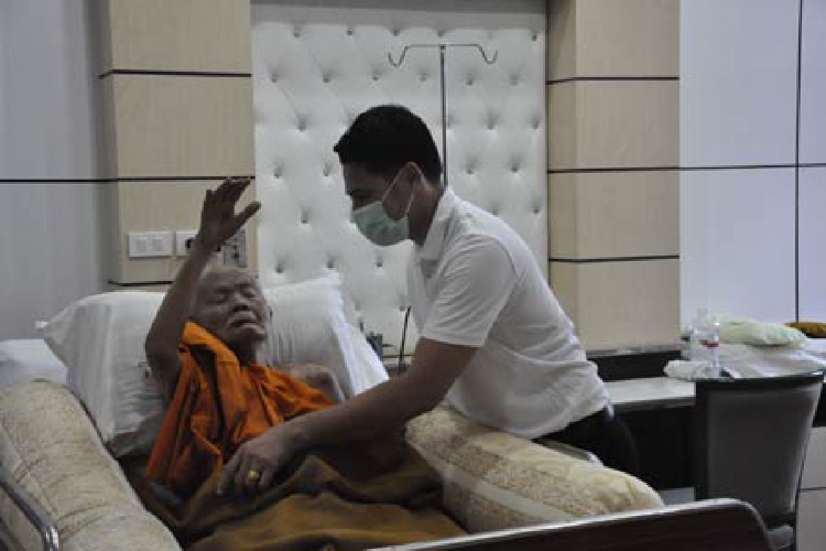 หมอจับตาอาการหลวงพ่อคูณใกล้ชิดหลังหยุดยา หมอจับตาอาการหลวงพ่อคูณใกล้ชิดหลังหยุดยา