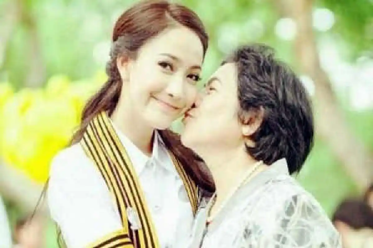 แม่แต้วถูกฉกทรัพย์ร่วมแสนกลางงานรับปริญญา