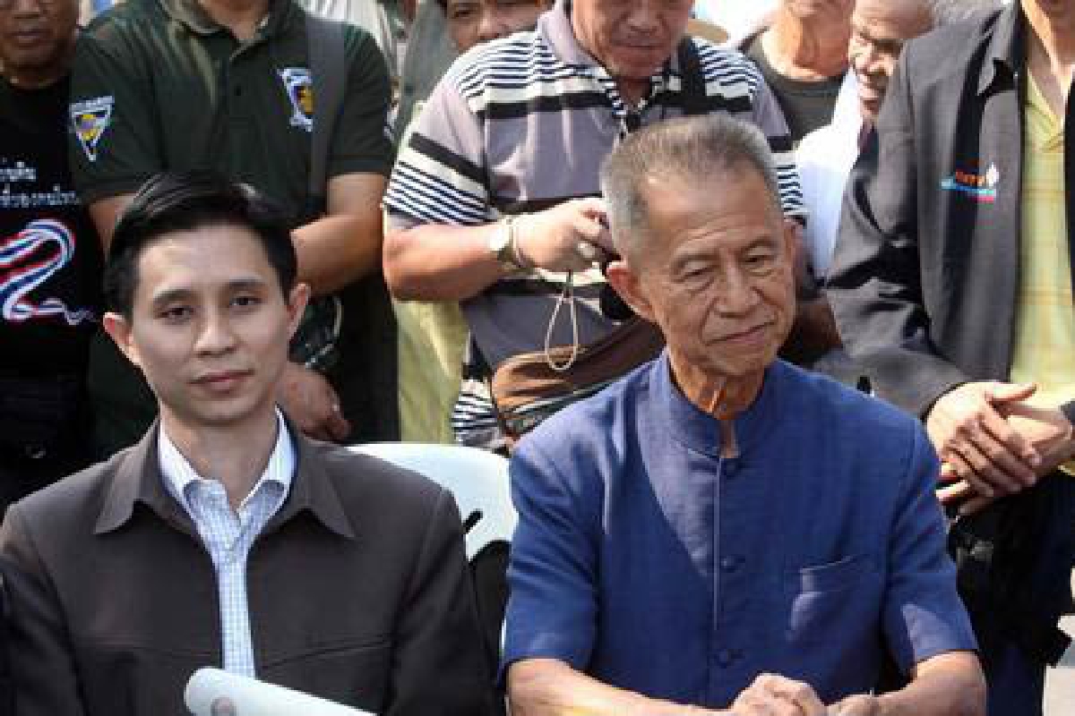 พันธมิตรขีดเส้น1สค.ถอนปรองดองขู่ชุมนุมใหญ่ พันธมิตรขีดเส้น1สค.ถอนปรองดองขู่ชุมนุมใหญ่