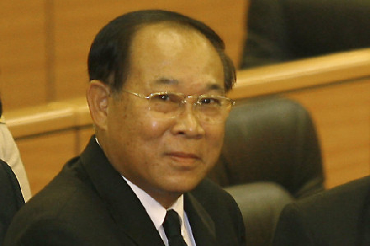 นิคมพร้อมลาออกจากรองปธ.วุฒิ นิคมพร้อมลาออกจากรองปธ.วุฒิ