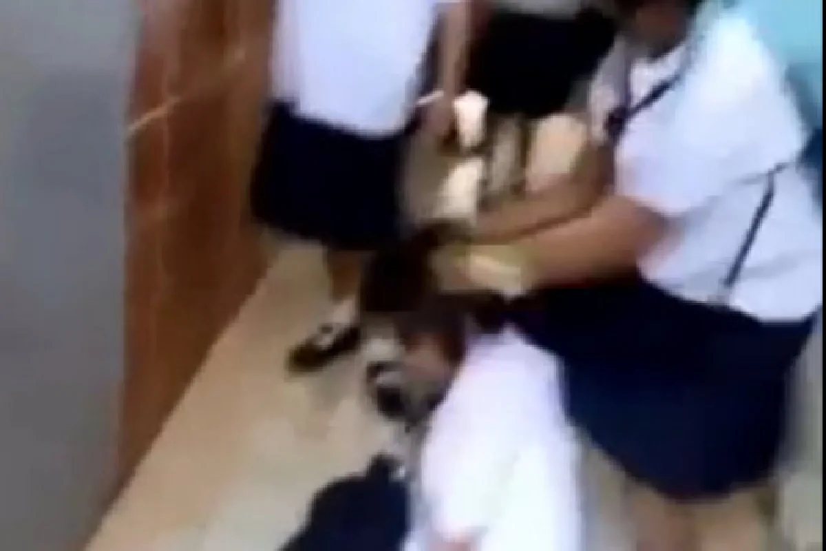 สอบคลิปม.ต้นฉาวรุมตบสนั่นยูทูป