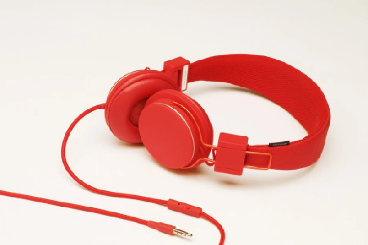 "เออร์บันเอียร์ส พลาตแทน" หูฟังเสียงใส