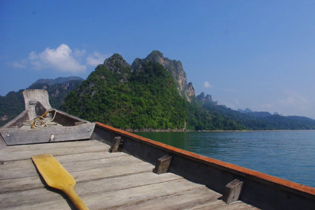 วันเดียวเที่ยวเขื่อนเชี่ยวหลาน สำราญสบายๆ ที่สุราษฎร์ฯ