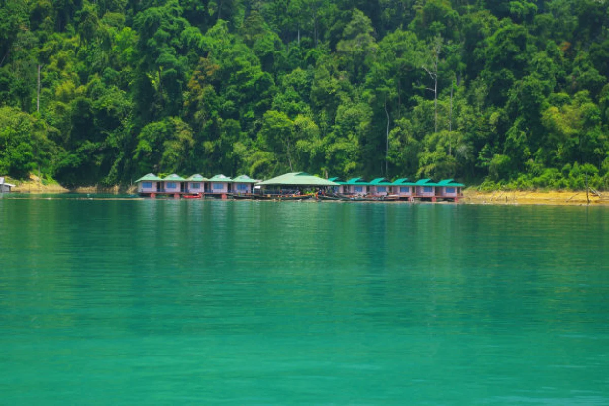 วันเดียวเที่ยวเขื่อนเชี่ยวหลาน สำราญสบายๆ ที่สุราษฎร์ฯ