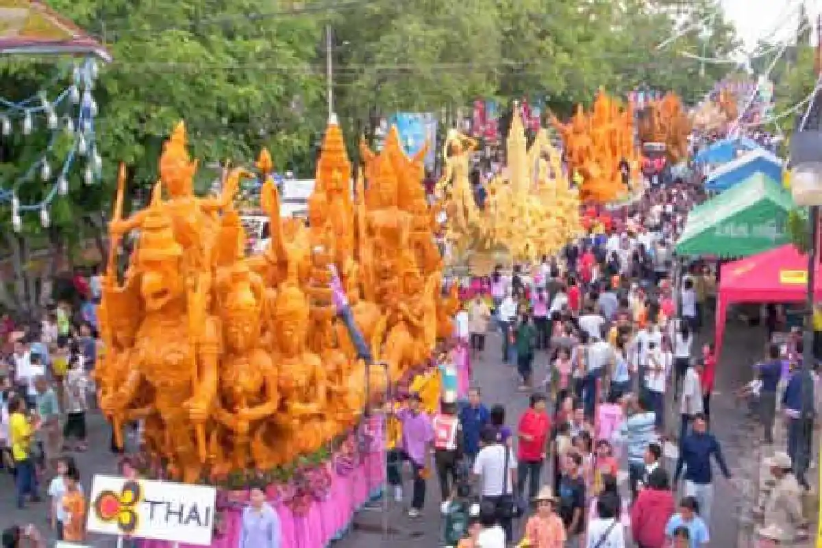 งานแห่เทียนพรรษาอุบลฯเริ่มแล้ว