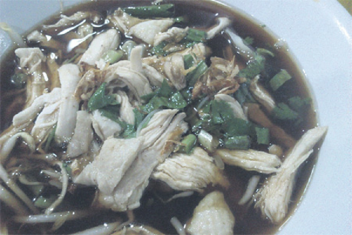 ก๋วยเตี๋ยวไก่ ชิ้นใหญ่เต็มชาม