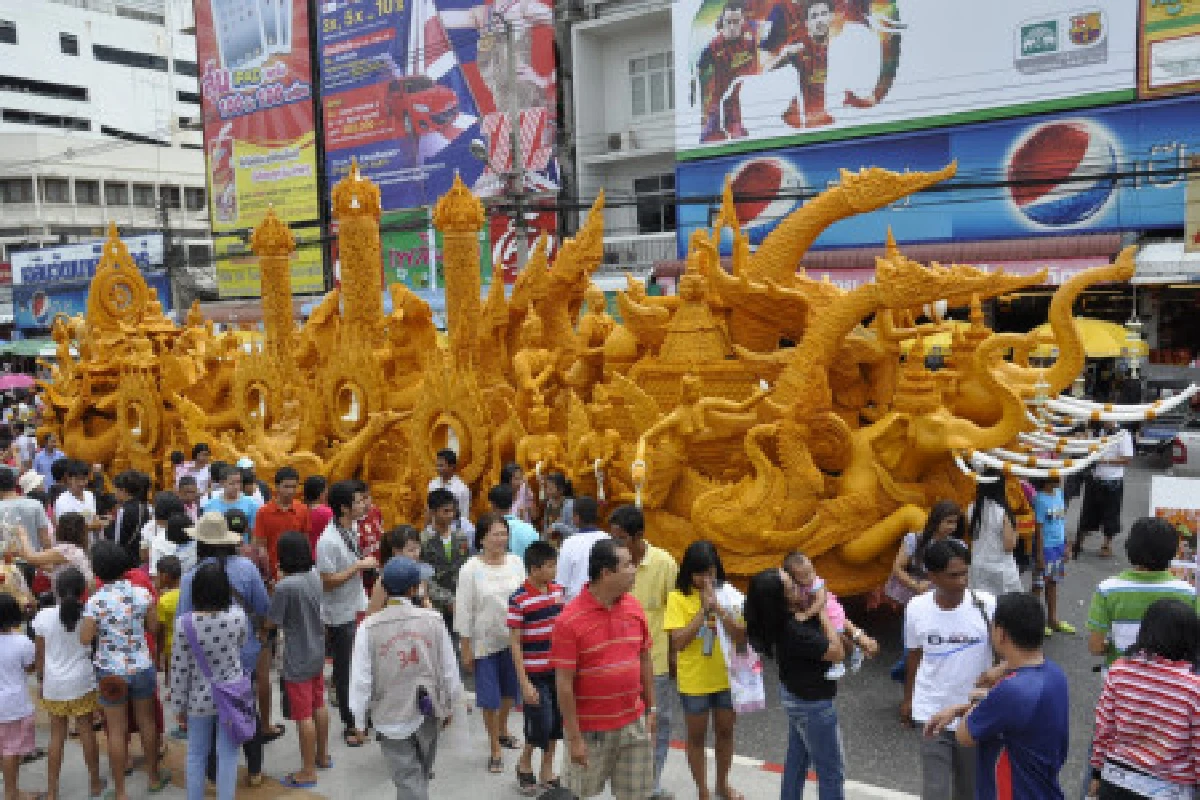 วัดอ.โชคชัยคว้าชนะเลิศประกวดเทียนพรรษา