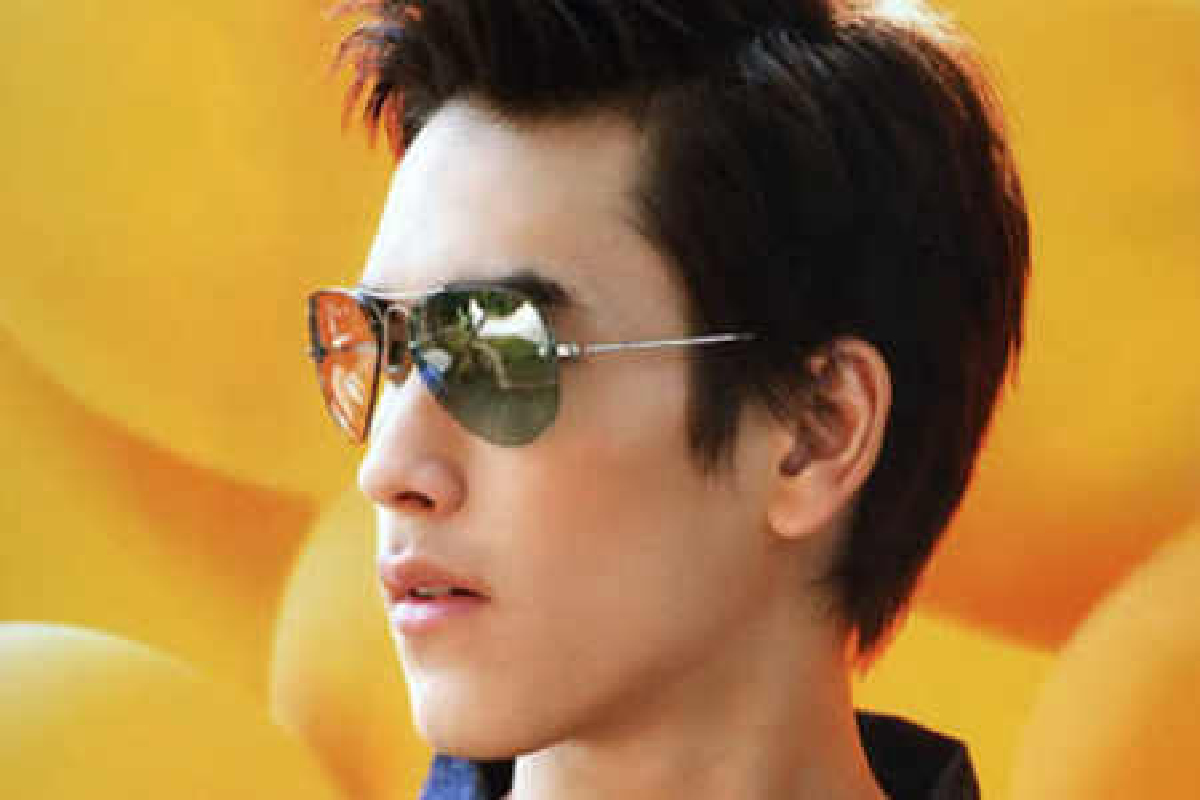 ณเดชน์ถูกกระเทยตามลวนลามกลางสนามบิน(ชมคลิป) ณเดชน์ถูกกระเทยตามลวนลามกลางสนามบิน(ชมคลิป)