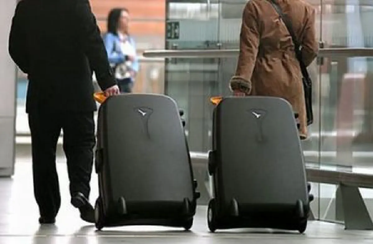 Drug smuggling: Don't carry bags for strangers