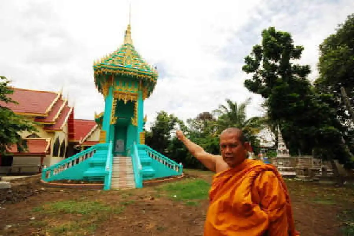 ฮือฮา!เมรุวัดดังอยุธยาทาสีเขียวทั้งหลัง