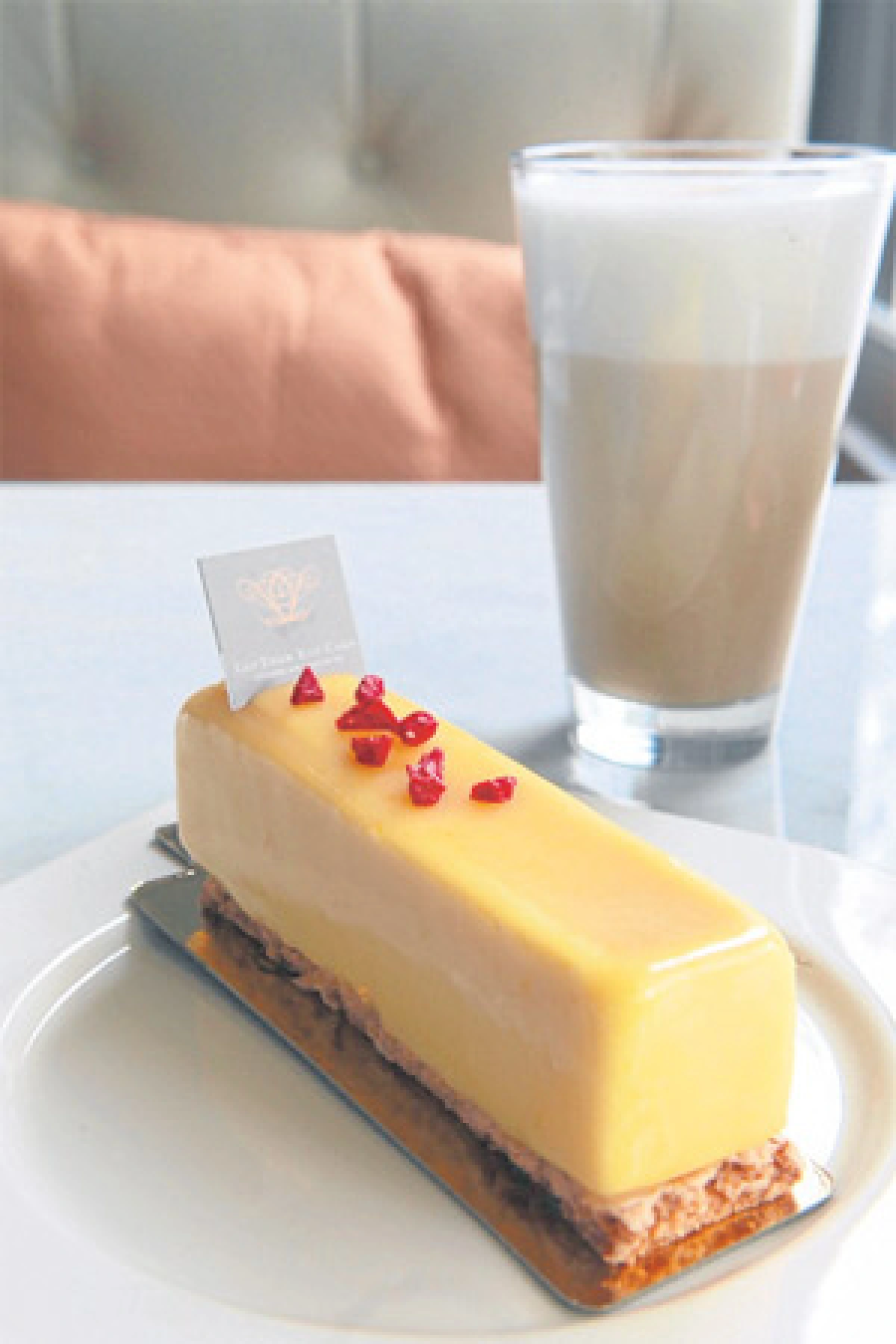 ขนมฝรั่งเศสอินเทรนด์...เล็ต เด็ม อีต เค้ก