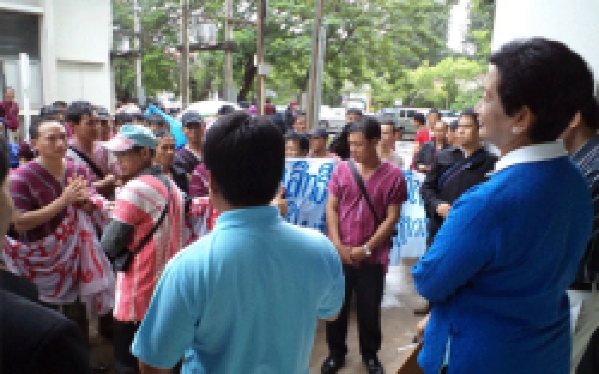 ม็อบชาวดอยทวงคืบหน้าซ่อมแซ่มถนน