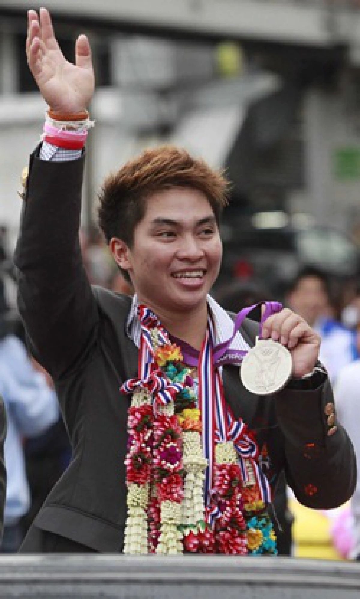 Big greeting for returning Olympians