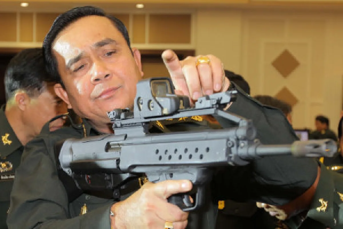 ชมภูมิปัญญาทหารไทยประดิษฐ์อาวุธรบ