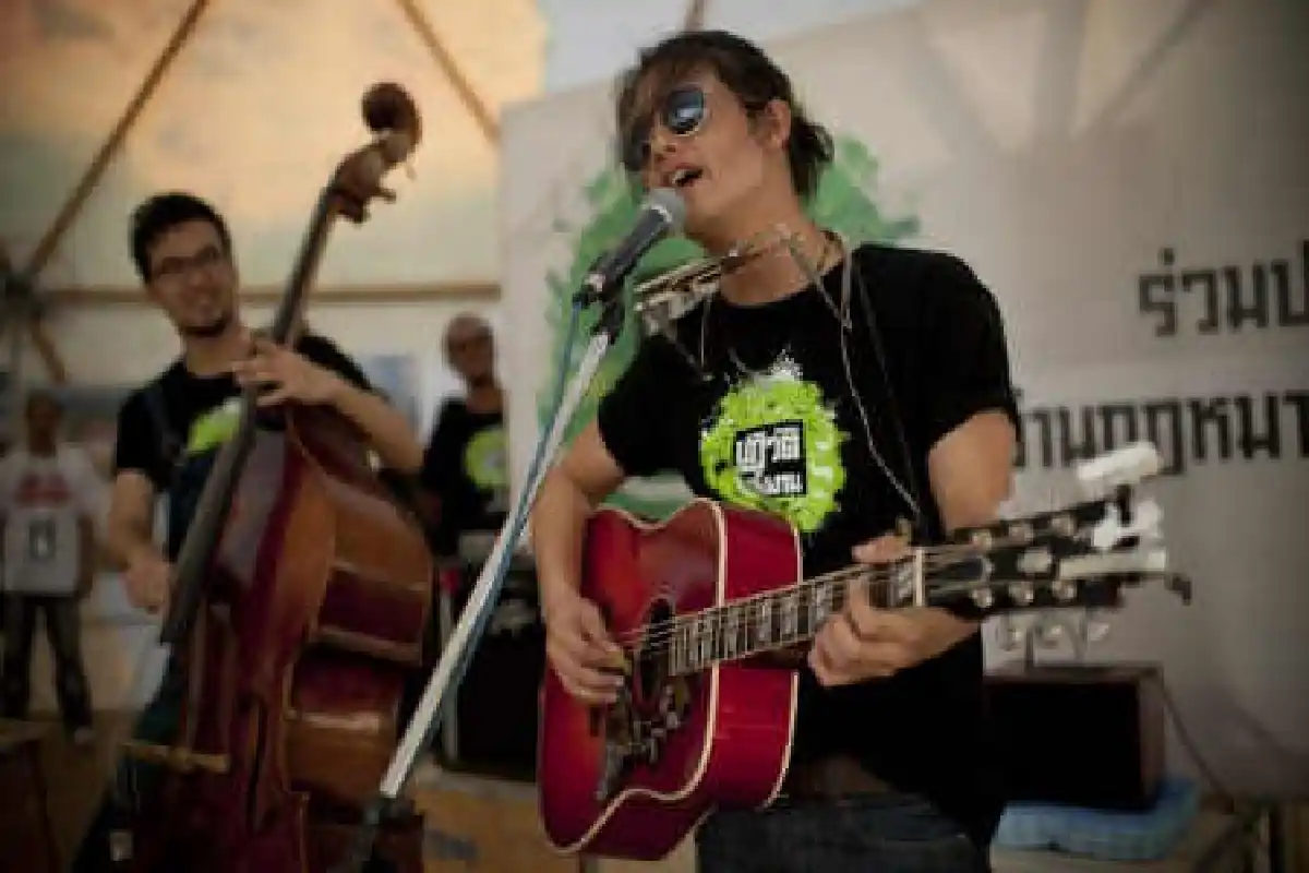 เป้ อารักษ์โซโล่กีตาร์รักษ์โลกกับกรีนพีซ