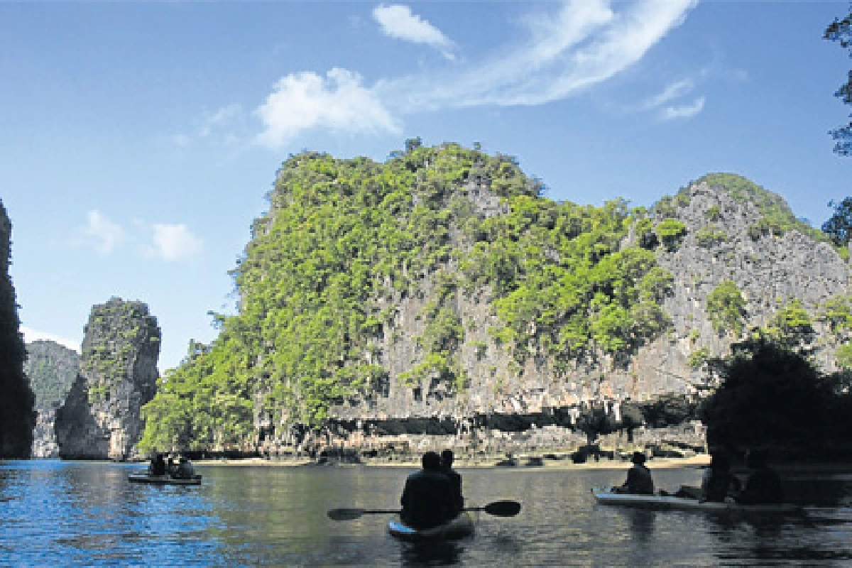 ข้างในมีห้อง ข้างใต้มีถ้ำ