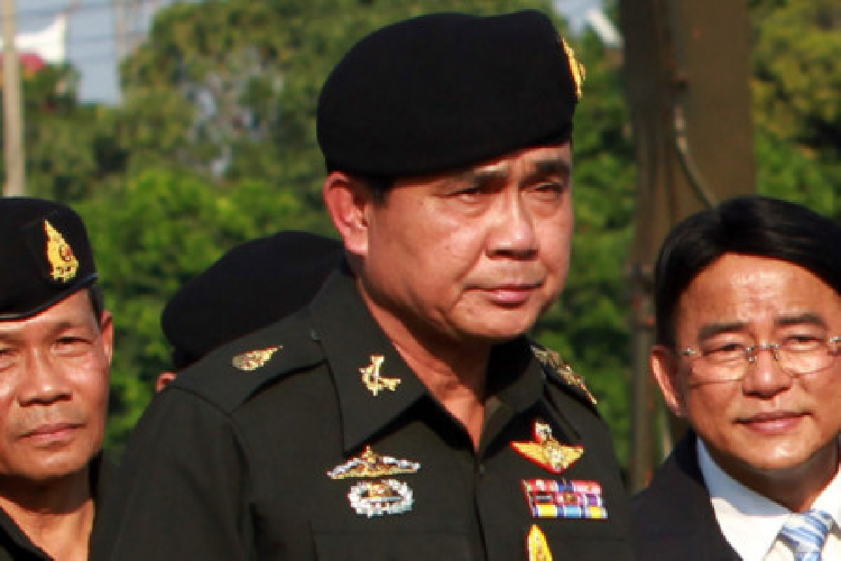 ผล.ทบ.ลั่นฟ้องทนายแดงป้องเกียรติยศกองทัพ ผล.ทบ.ลั่นฟ้องทนายแดงป้องเกียรติยศกองทัพ
