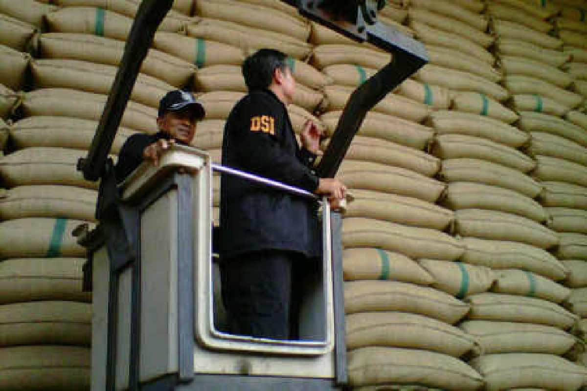 ดีเอสไอตรวจทุจริตจำนำข้าวนครสวรรค์ ดีเอสไอตรวจทุจริตจำนำข้าวนครสวรรค์