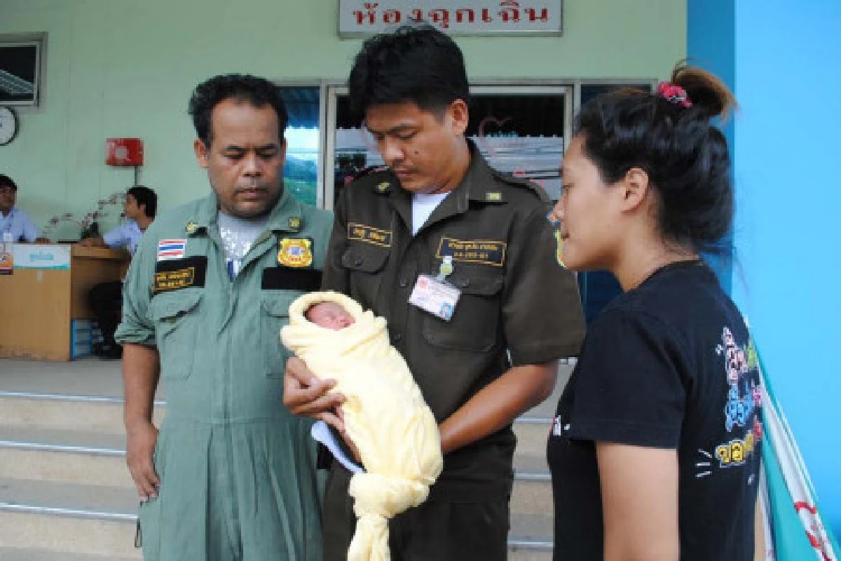 สาว18คลอดลูกทิ้งหน้าห้องเช่า