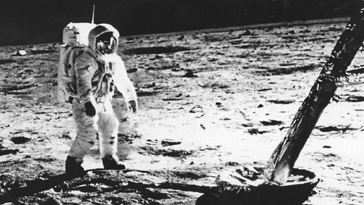 US astronaut Neil Armstrong dead at 82