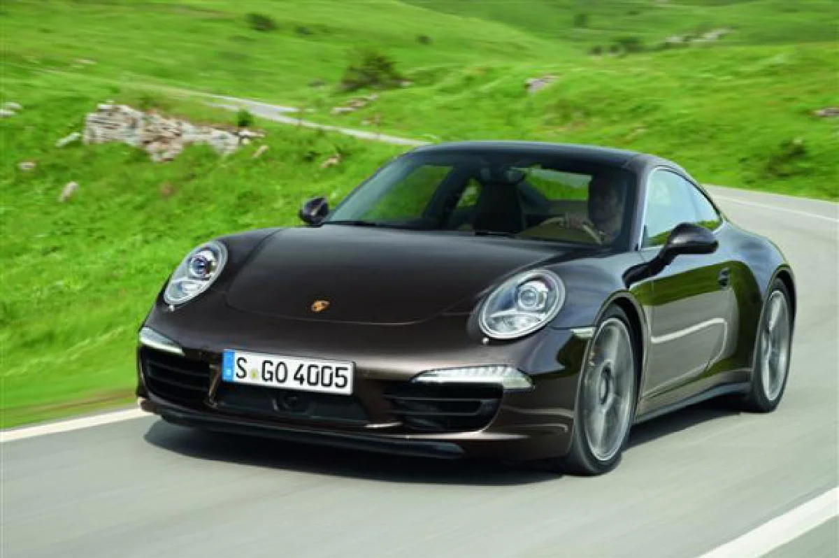 มาแล้ว!! ปอร์เช่ 911 คาร์เรร่า 4
