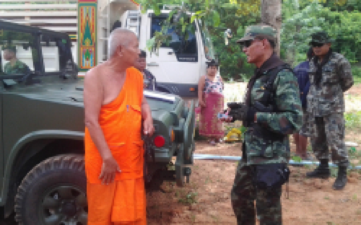 บุกรวบเจ้าอาวาสวัดชื่อดังรุกป่าสวนผึ้ง