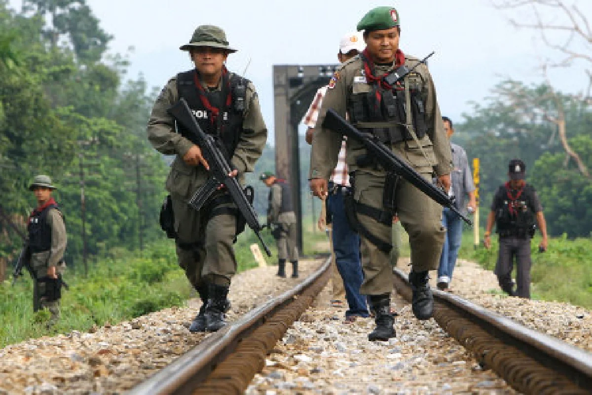 โจรใต้วางบึ้มรางรถไฟสุไหงปาดี