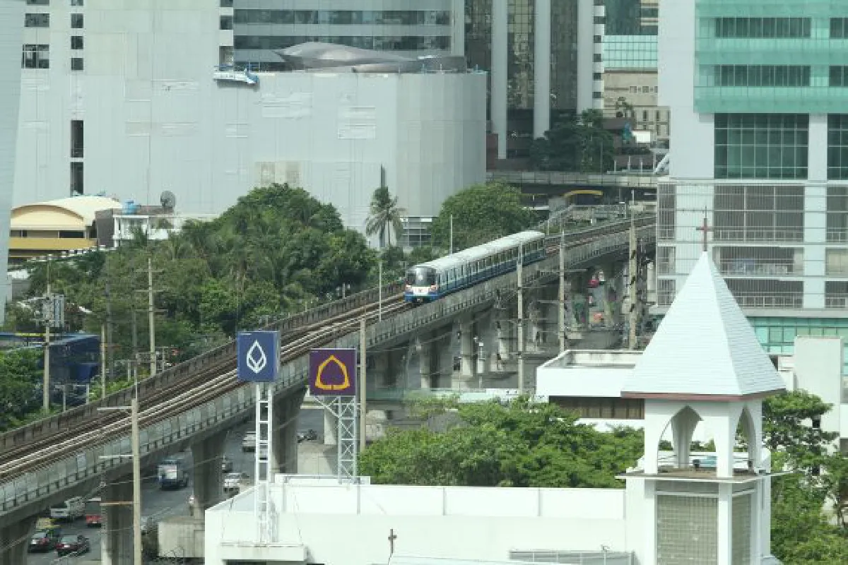 Skytrain: Owner-friendly land seizure