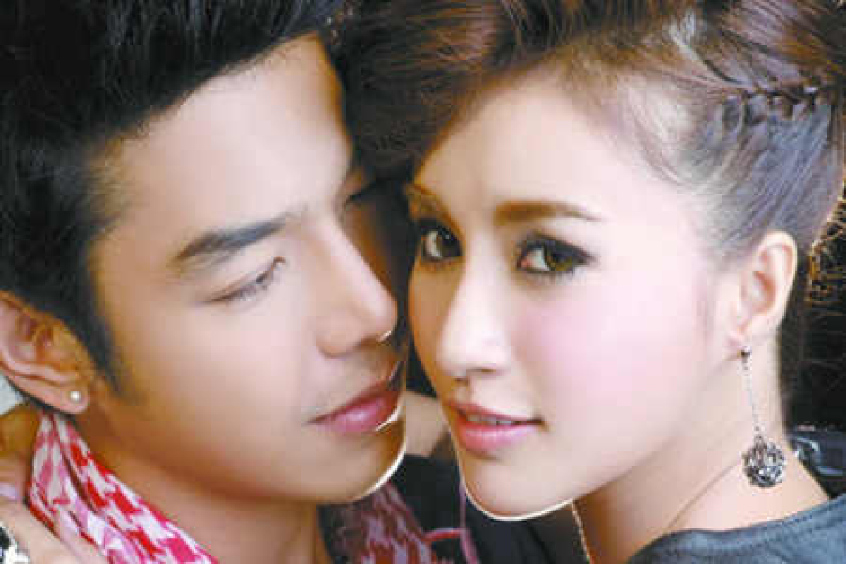 อาร์ตโต้ย่องนัวเนียสาว อาร์ตโต้ย่องนัวเนียสาว