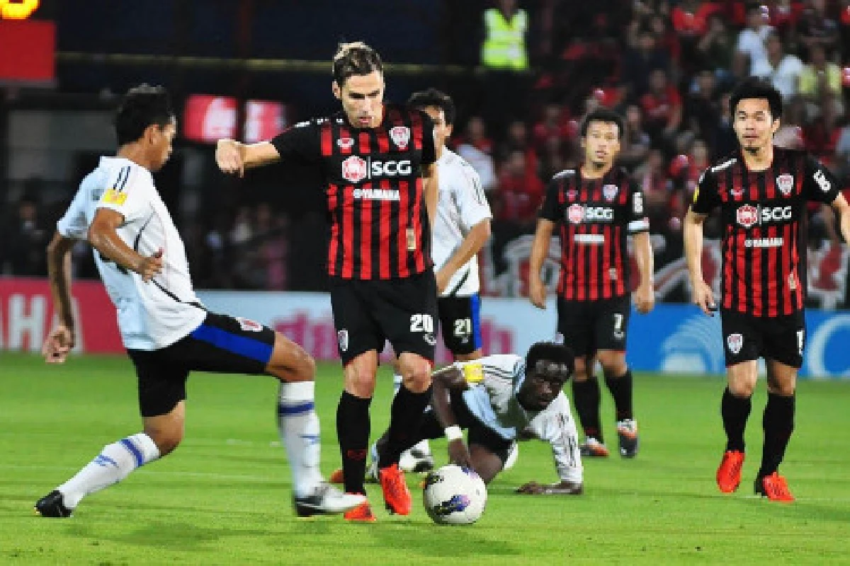 เมืองทองฯต้อนวัวชน2-0