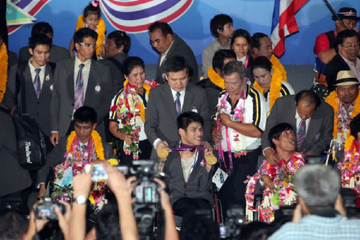 ทัพนักกีฬาพาราลิมปิกถึงไทยแล้ว