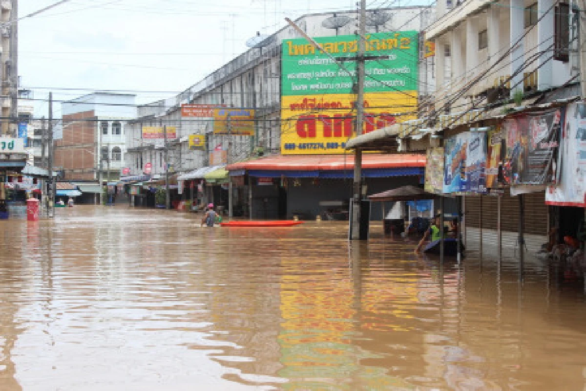 รัฐแจงท่วมสุโขทัยไม่ใช่น้ำล้นตลิ่ง