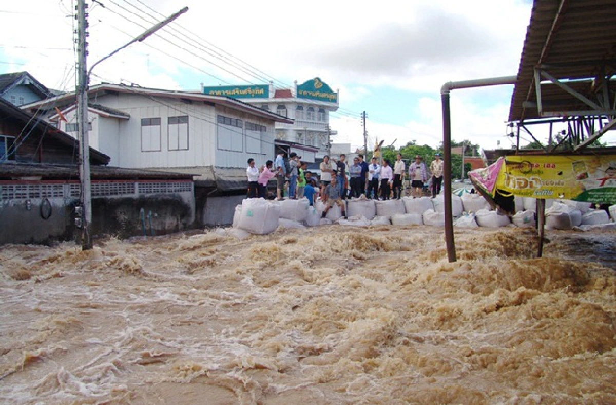Plan B for flooded Sukhothai