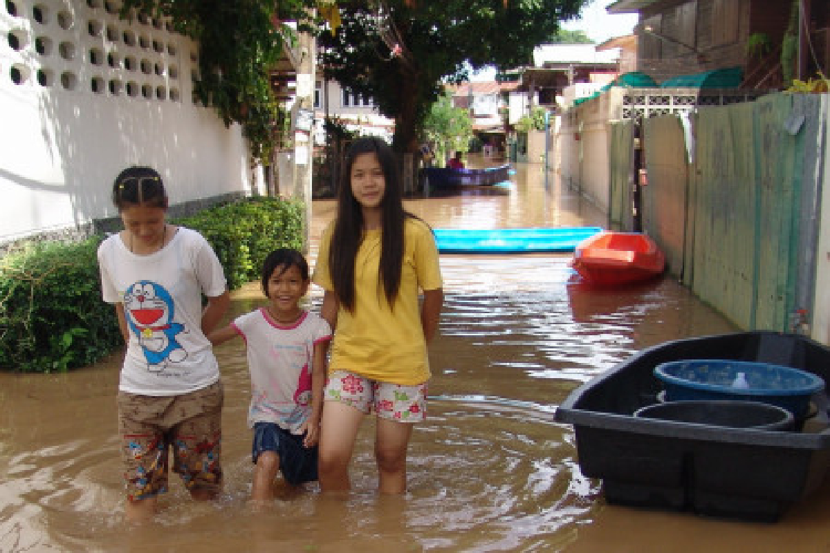 น้ำท่วมสุโขทัยคลี่คลายซ่อมพนังกั้นน้ำยมสำเร็จ น้ำท่วมสุโขทัยคลี่คลายซ่อมพนังกั้นน้ำยมสำเร็จ
