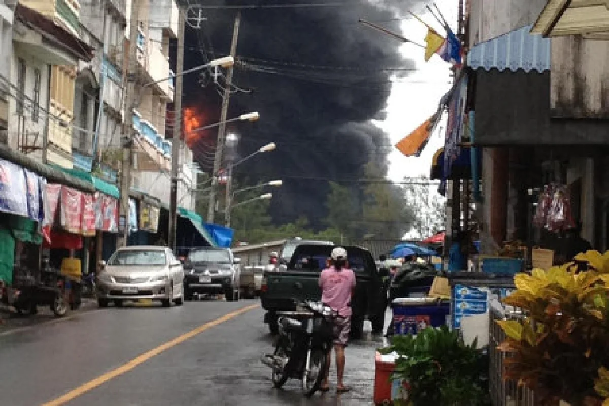 ตร.ตั้ง2ปมไฟไหม้โรงเก็บยางพารา