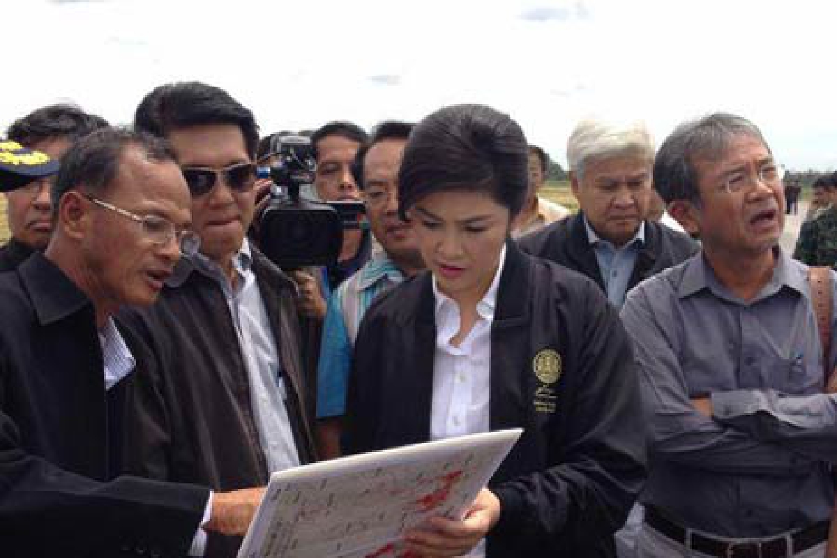 ปูตรวจน้ำท่วมอยุธยา-สุโขทัยยันเร่งช่วยเหลือ ปูตรวจน้ำท่วมอยุธยา-สุโขทัยยันเร่งช่วยเหลือ