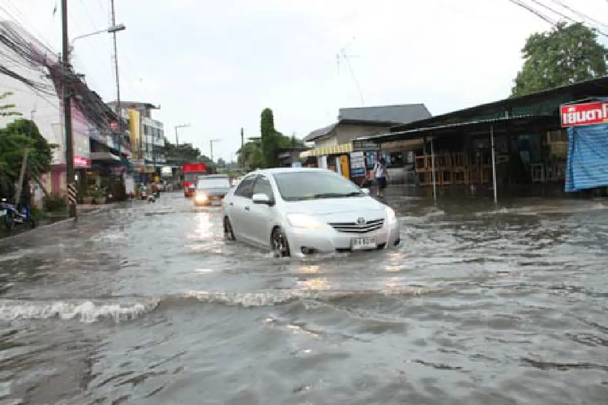 ฝนถล่มแปดริ้วจมสูงกว่า30ซม.
