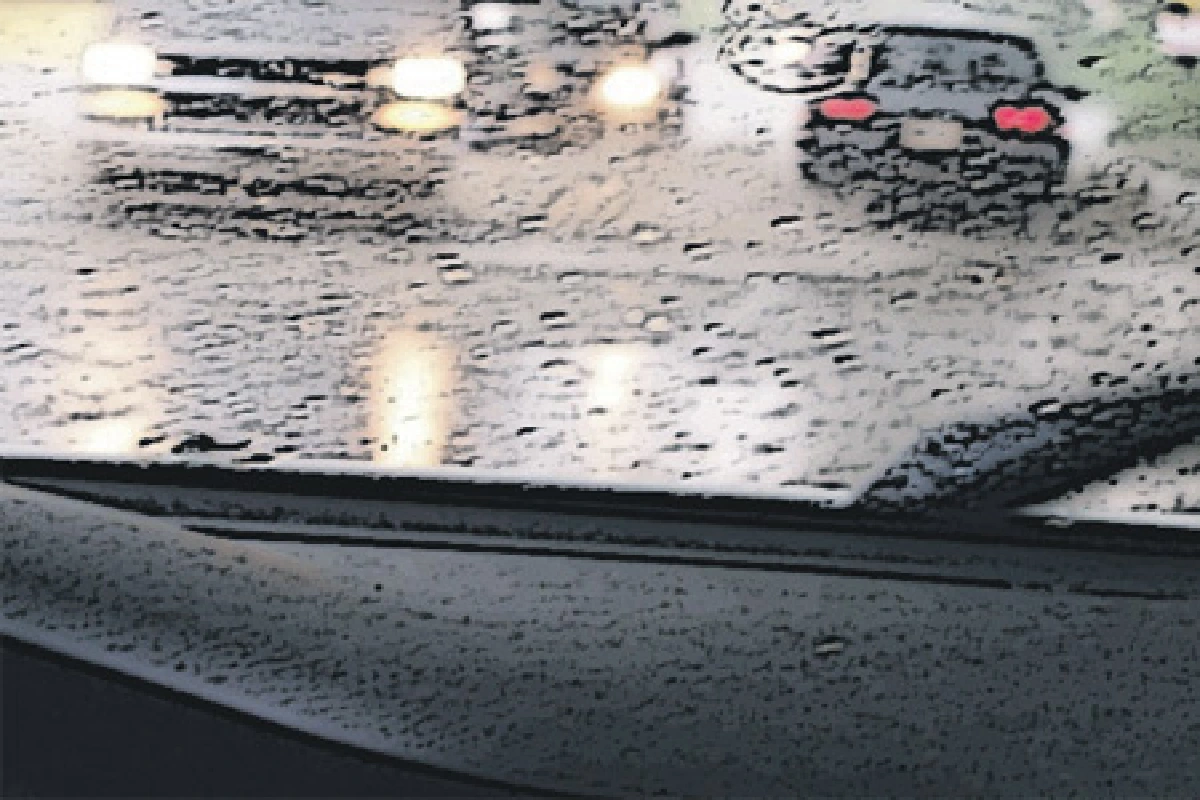อุบัติเหตุหน้าฝนท้องถนนอันตราย