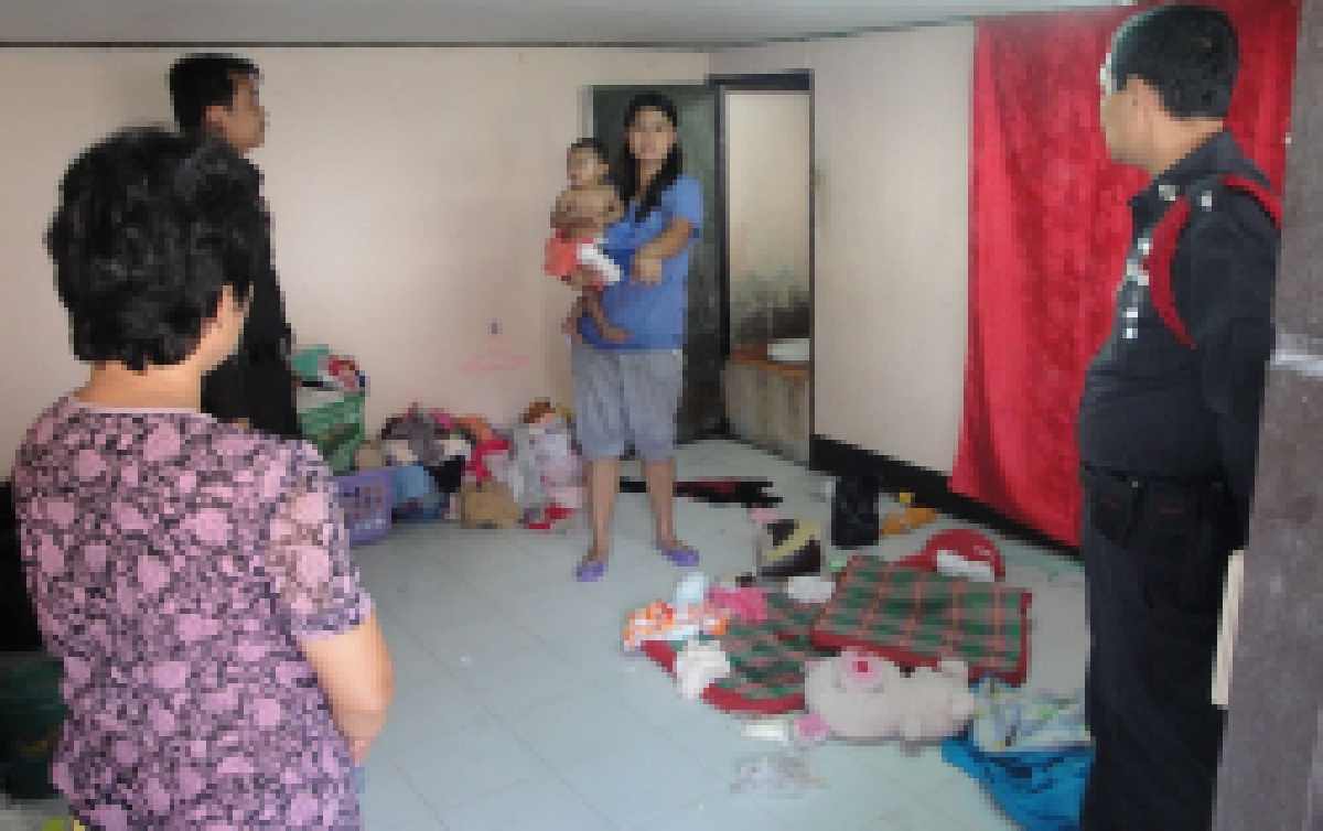 สลด!แม่ใจยักษ์ทิ้ง2ลูกน้อยไว้ในห้องพัก