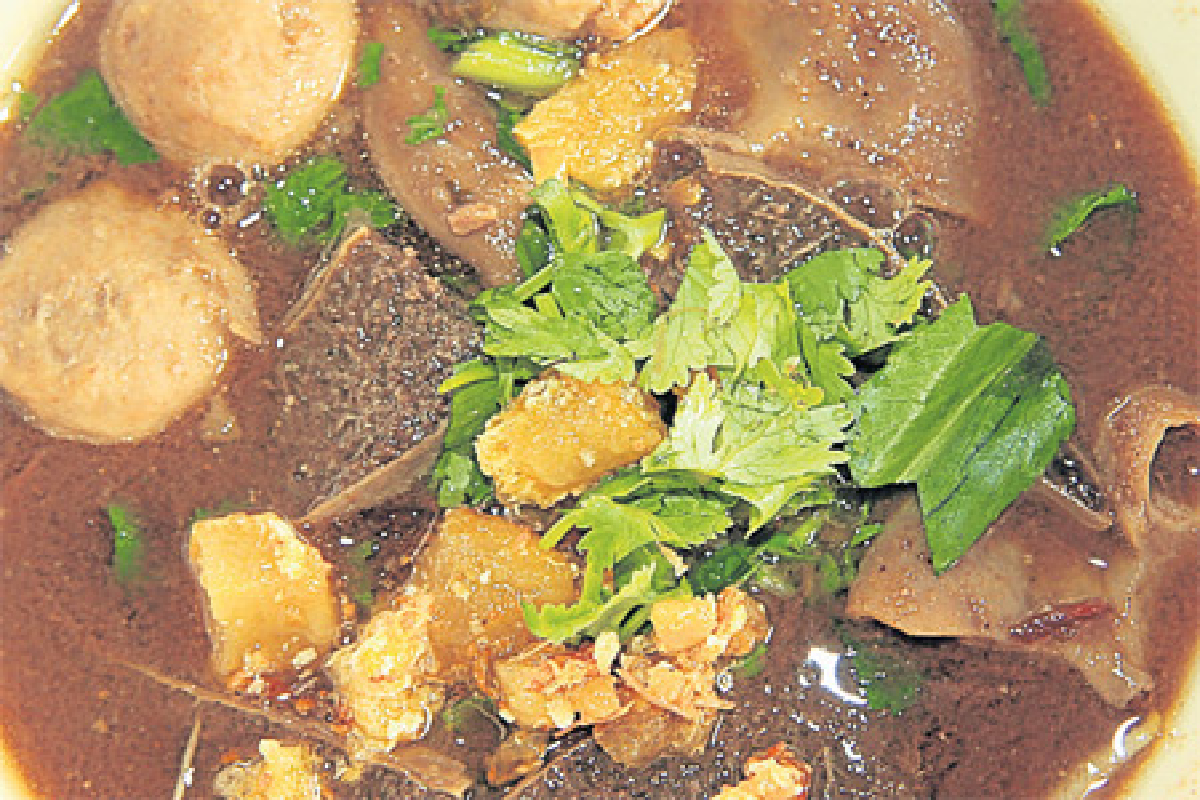 ก๋วยเตี๋ยวเนื้อน้ำตกลูกพ่อรวย ก๋วยเตี๋ยวเนื้อสูตรมอญที่ สามโคก ปทุมธานี ก๋วยเตี๋ยวเนื้อน้ำตกลูกพ่อรวย ก๋วยเตี๋ยวเนื้อสูตรมอญที่ สามโคก ปทุมธานี