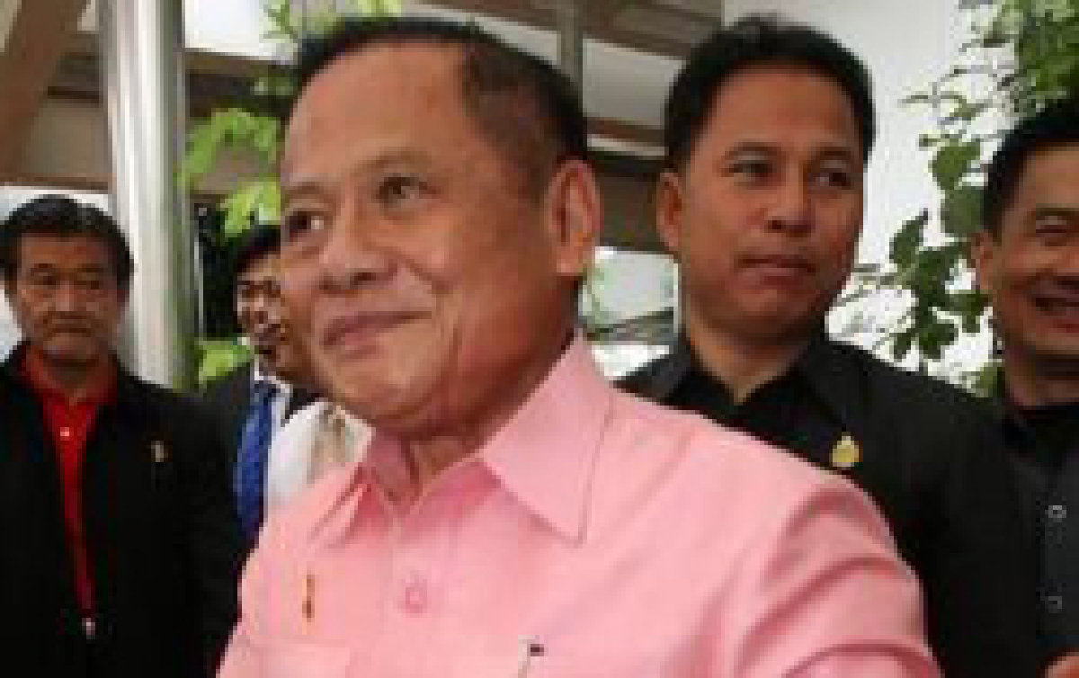 เติ้งมอบ6ล้านให้นักกีฬาคนพิการ