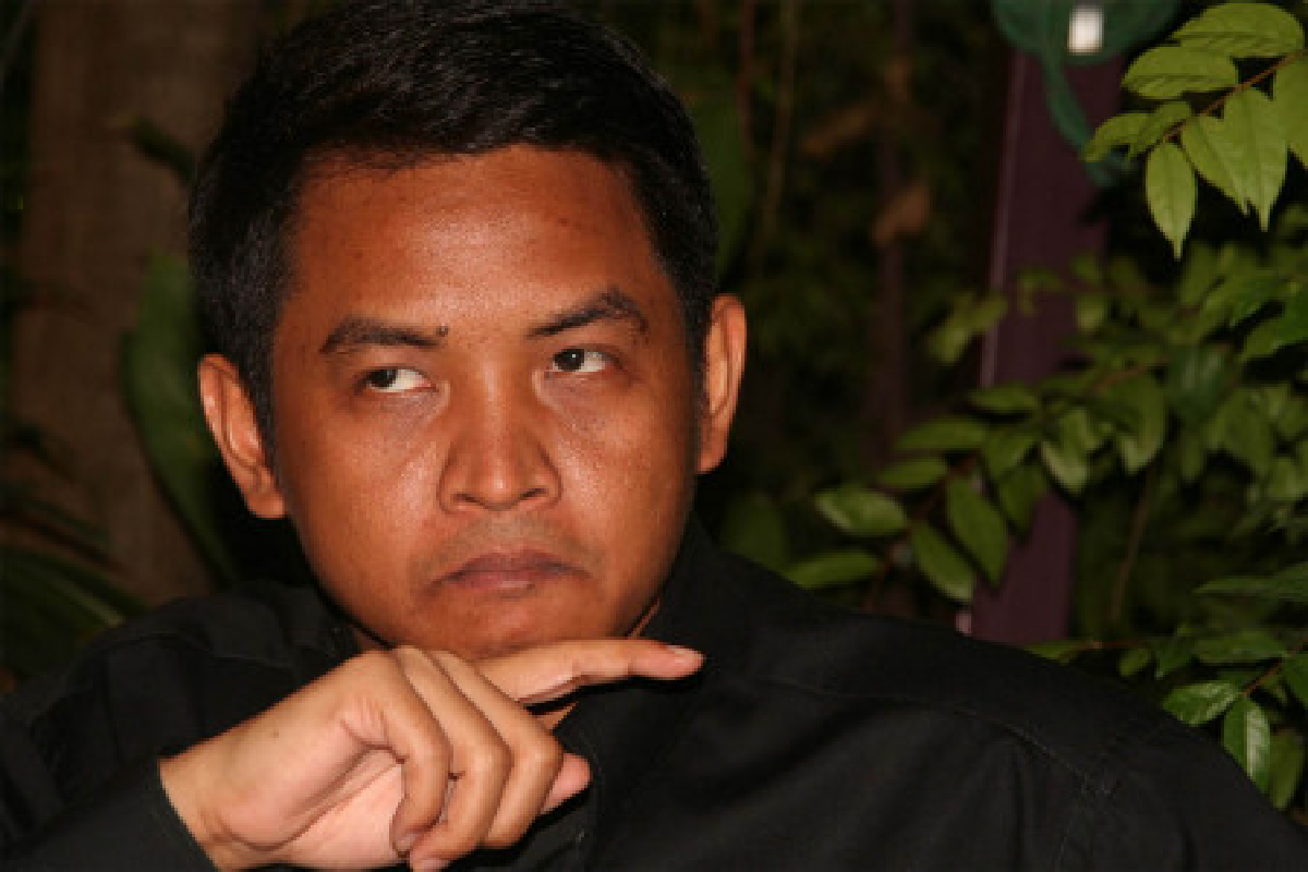 สุริยะใสซัดแดงเอาแต่ได้ค้านรายงานคอป. สุริยะใสซัดแดงเอาแต่ได้ค้านรายงานคอป.