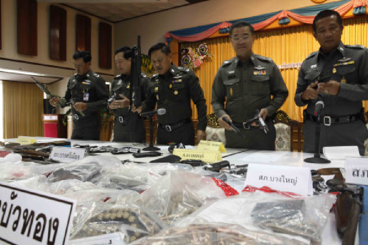 ตำรวจภาค1แถลงจับอาวุธ-ยาเสพติด ตำรวจภาค1แถลงจับอาวุธ-ยาเสพติด