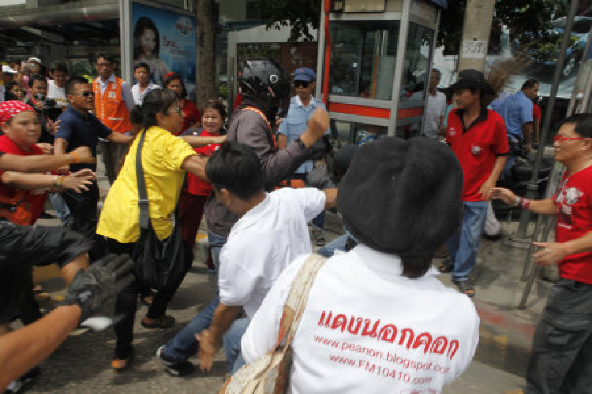 กองปราบเผยมีกลุ่มฮาร์ดคอร์แฝงตัวปั่นม็อบ กองปราบเผยมีกลุ่มฮาร์ดคอร์แฝงตัวปั่นม็อบ