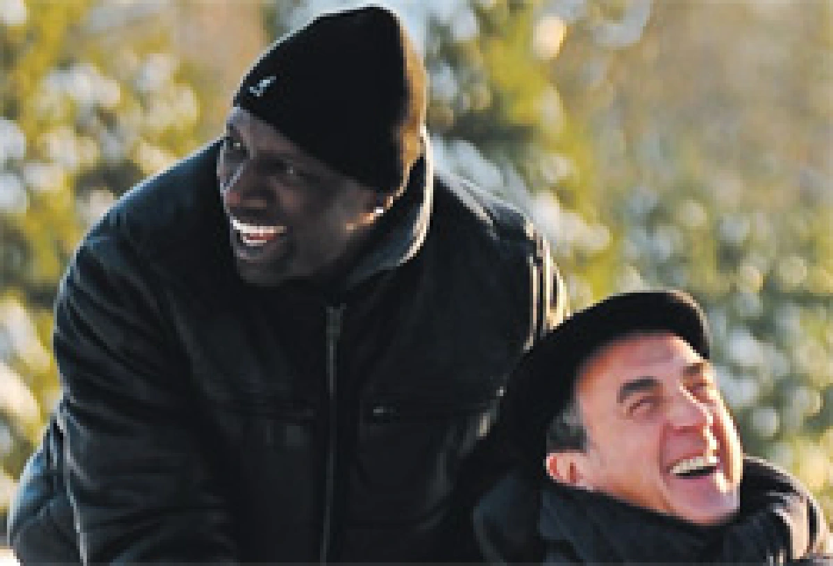 ยิ้มไว้ก่อนเพื่อนสอนไว้