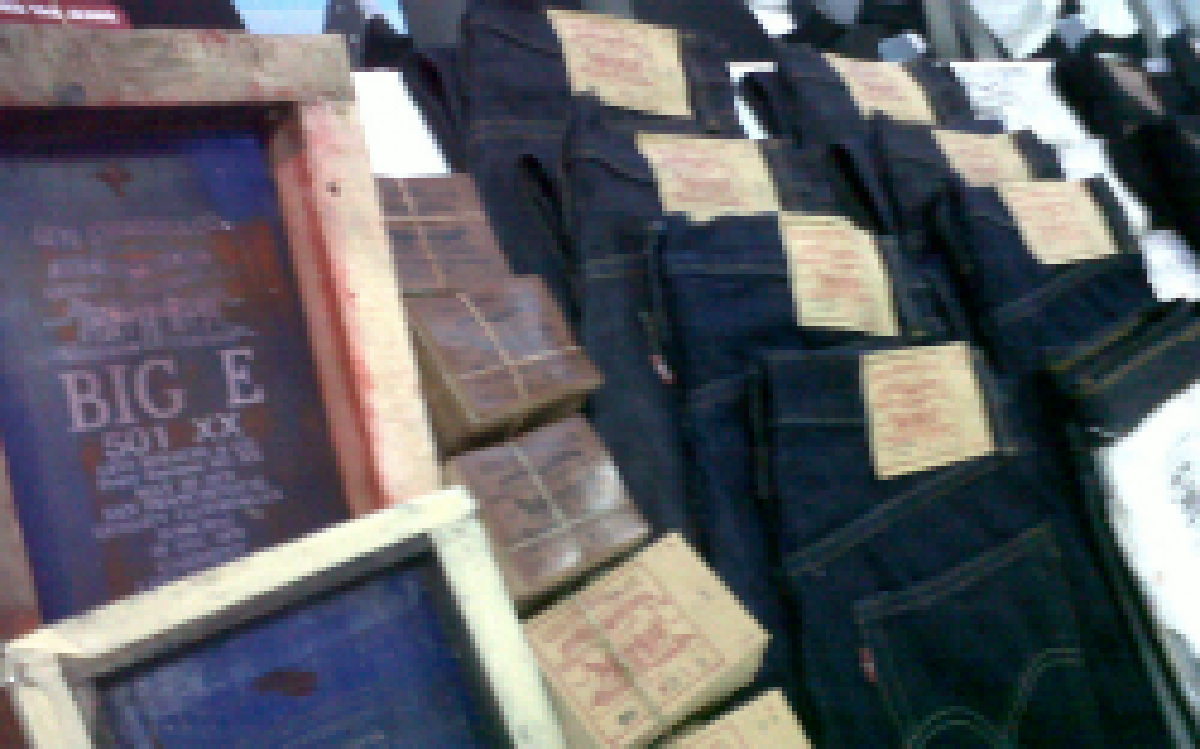 ดีเอสไอจับกางเกงยีนส์ลีวายส์ปลอมกว่า 5 ล้านบาท