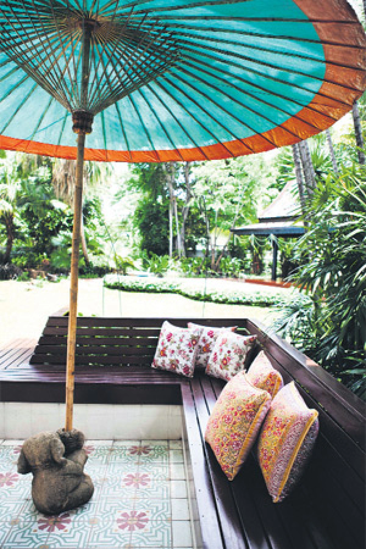 จิบน้ำชา ชมดอกไม้ ความสุขหาได้ @ ระเบียงน้ำชา ซาลงดูเต