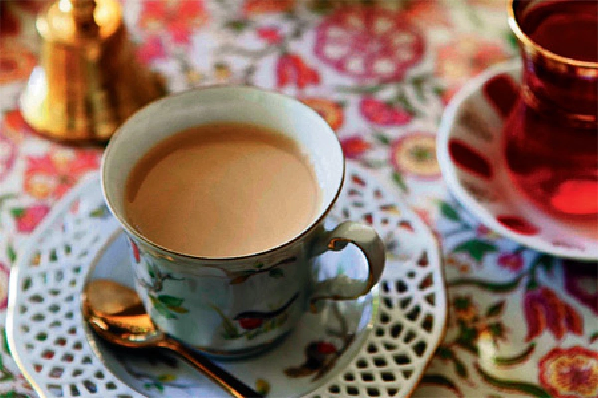 จิบน้ำชา ชมดอกไม้ ความสุขหาได้ @ ระเบียงน้ำชา ซาลงดูเต