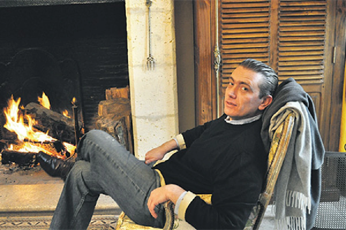 โจนาธาน วิกลีย์ อีสติน ยู แอนด์ ME